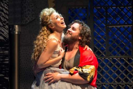 Corinne Winters (Teresa) and Michael Spyres (Cellini) at ENO &copy; Richard Hubert Smith (2014)