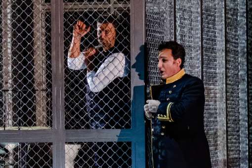 Jonas Kaufmann (Don Carlos) and Ludovic T&eacute;zier (Posa) in <i>Don Carlos</i> &copy; Agathe Poupeney | Op&eacute;ra national de Paris (2017)