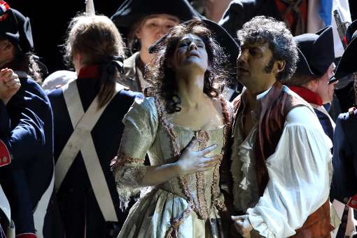 Anja Harteros y Jonas Kaufmann en <i>Andrea Ch&eacute;nier</i> en el Bayerische Staatsoper &copy; Wilfried H&ouml;sl (2017)