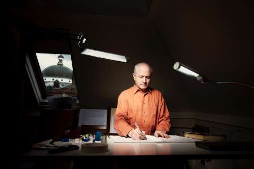 Sir George Benjamin durante el proceso de componer © Matthew Lloyd