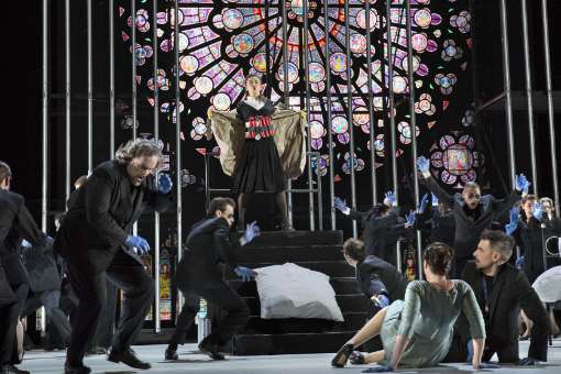 Riccardo Zanellato (Brogni) and Corinne Winters (Rachel) in <i>La Juive</i> &copy; Opera Ballet Vlaanderen