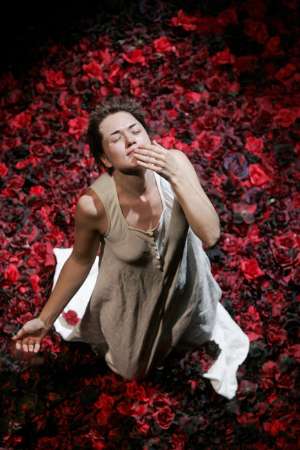 Kelly Kaduce in <i>Sister Angelica</i>, Opera Theatre of St Louis &copy; Ken Howard
