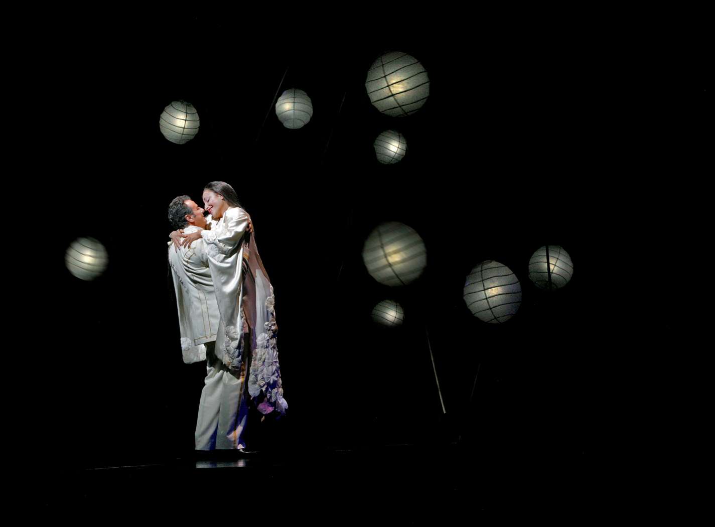 Marcello Giordani and Cristina Gallardo-Domâs in <i>Madama Butterfly</i>, The Met &copy; Ken Howard