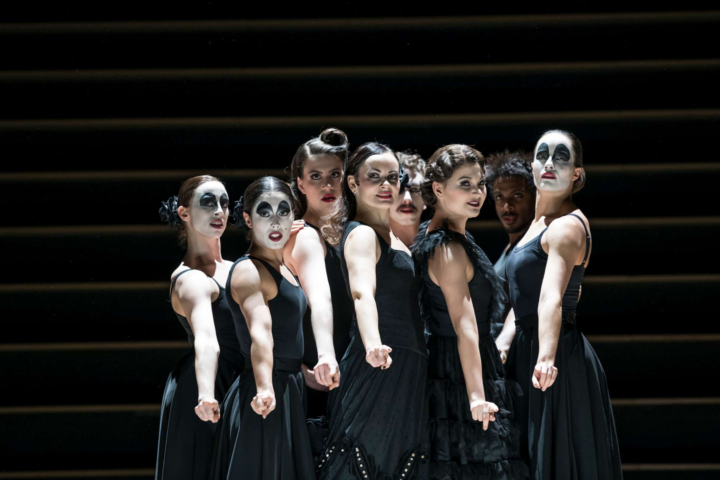 Jacquelyn Stucker (Frasquita), Anna Goryachova (Carmen) and Aigul Akhmetshina (Mercédès) &copy; ROH | Bill Cooper (2018)