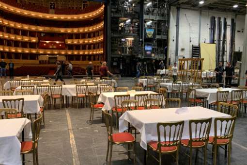 The tables are in place! © Bachtrack Ltd | David Karlin