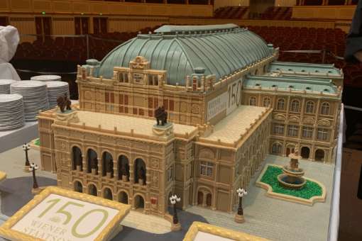 Let there be cake! © Bachtrack Ltd | David Karlin