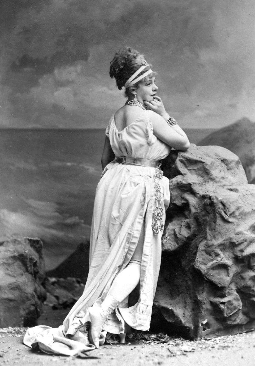 English singer and actress Emily Soldene as Offenbach’s Helena © Operetta Research Center