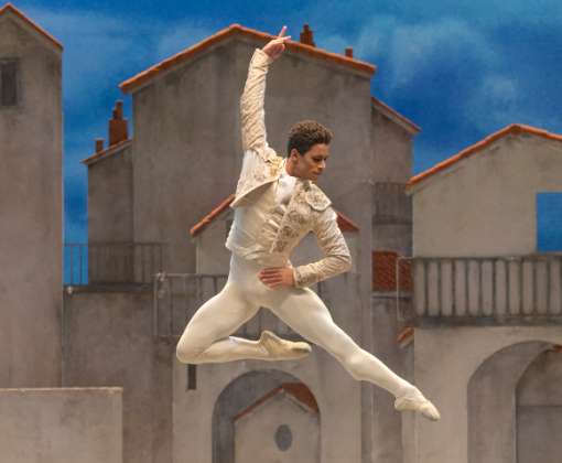 Marcelino Samb&eacute; in <i>Don Quixote</i> &copy; ROH | Andrej Uspenski
