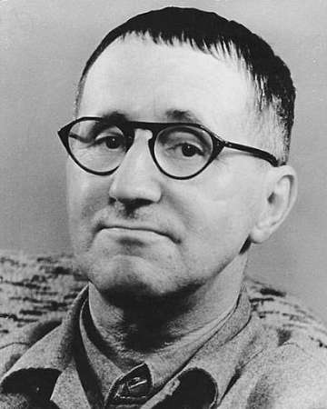 Bertold Brecht &copy; Bundesarchiv, Bild 183-W0409-300, Kolbe, J&ouml;rg, CC BY-SA 3.0 DE