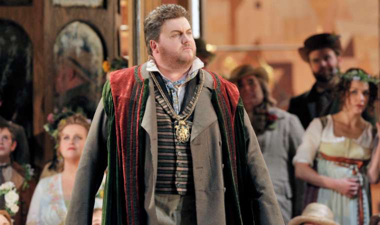 James Rutherford como Hans Sachs en una producción de <i>Meistersinger</i> de 2015 de San Francisco Opera © Cory Weaver | San Francisco Opera