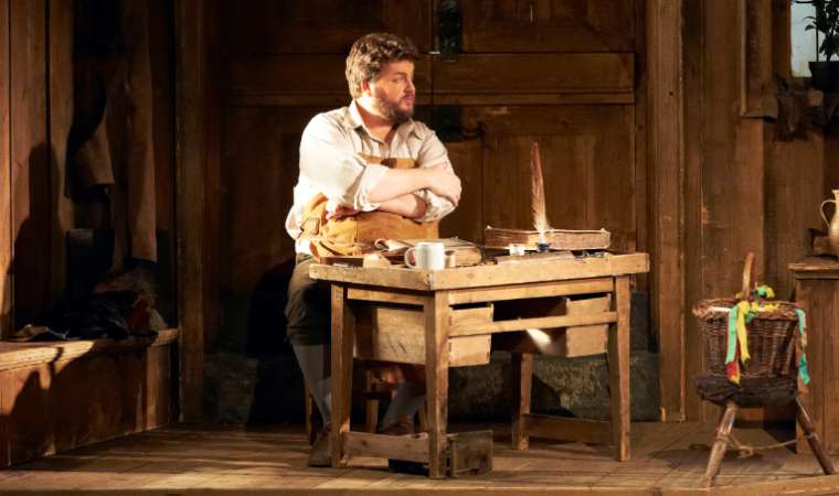 James Rutherford as Hans Sachs in the 2012 Wiener Staatsoper production of <i>Meistersinger</i> &copy; Wiener Staatsoper GmbH | Michael P&ouml;hn