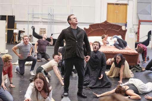 Gerald Finley in rehearsals for <i>Death in Venice</i> © ROH | Gavin Smart