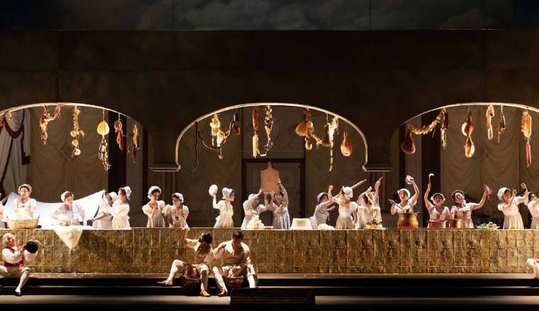 Donizetti's <i>Don Pasquale</i> at the New National Theatre, Tokyo &copy; Masahiko Terashi | New National Theatre, Tokyo