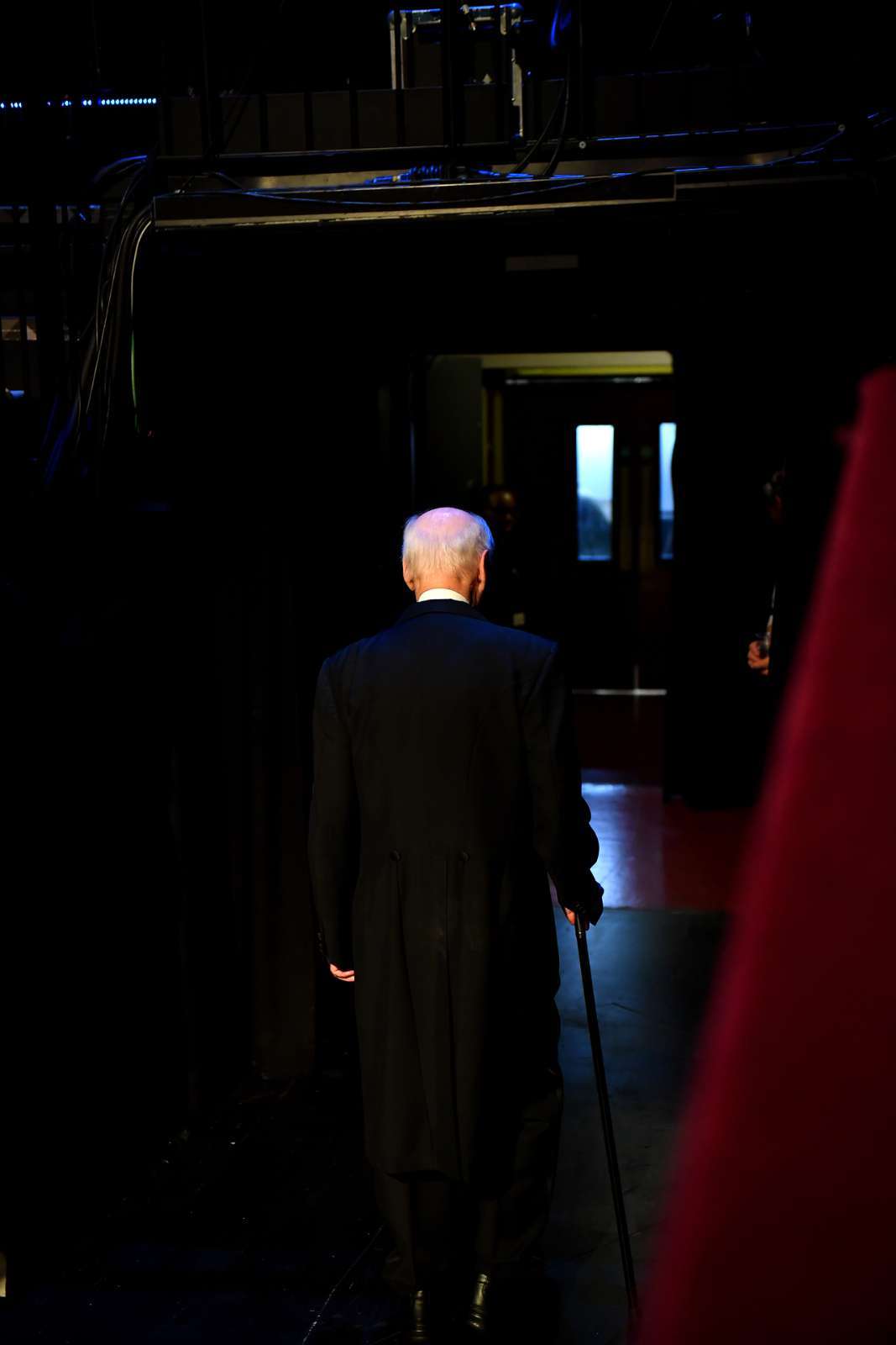 Bernard Haitink leaves the Royal Albert Hall stage for the final time &copy; BBC | Chris Christodoulou