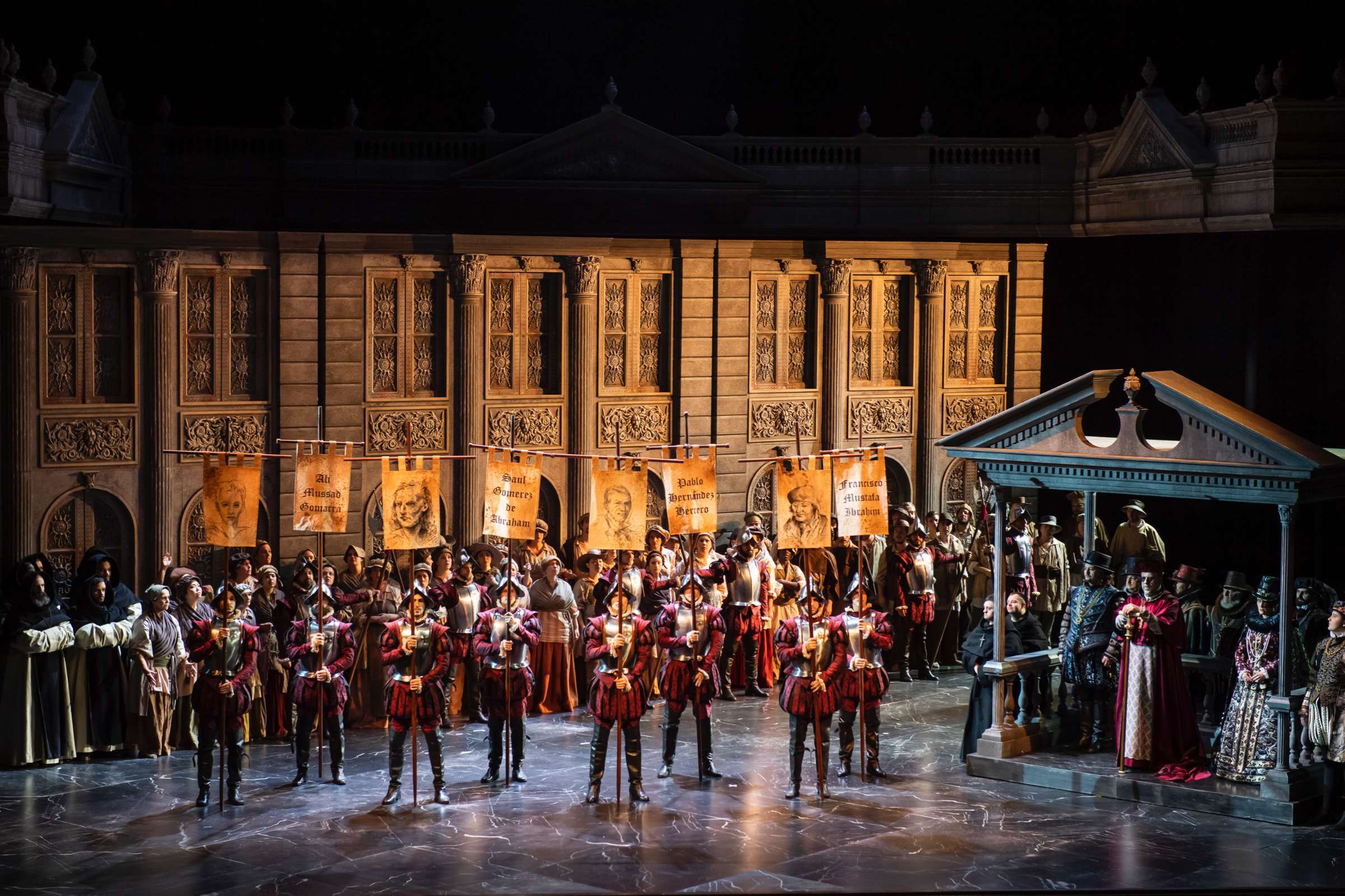 <i>Don Carlos</i> à l'Opéra Royal de Wallonie &copy; Opéra Royal de Wallonie - Liège
