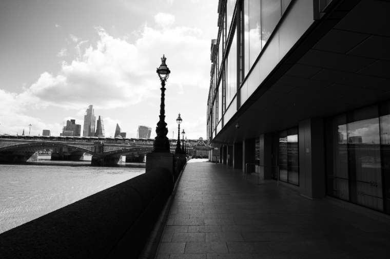 The south bank of the Thames by the Sea Containers Building © David Karlin | Bachtrack Ltd