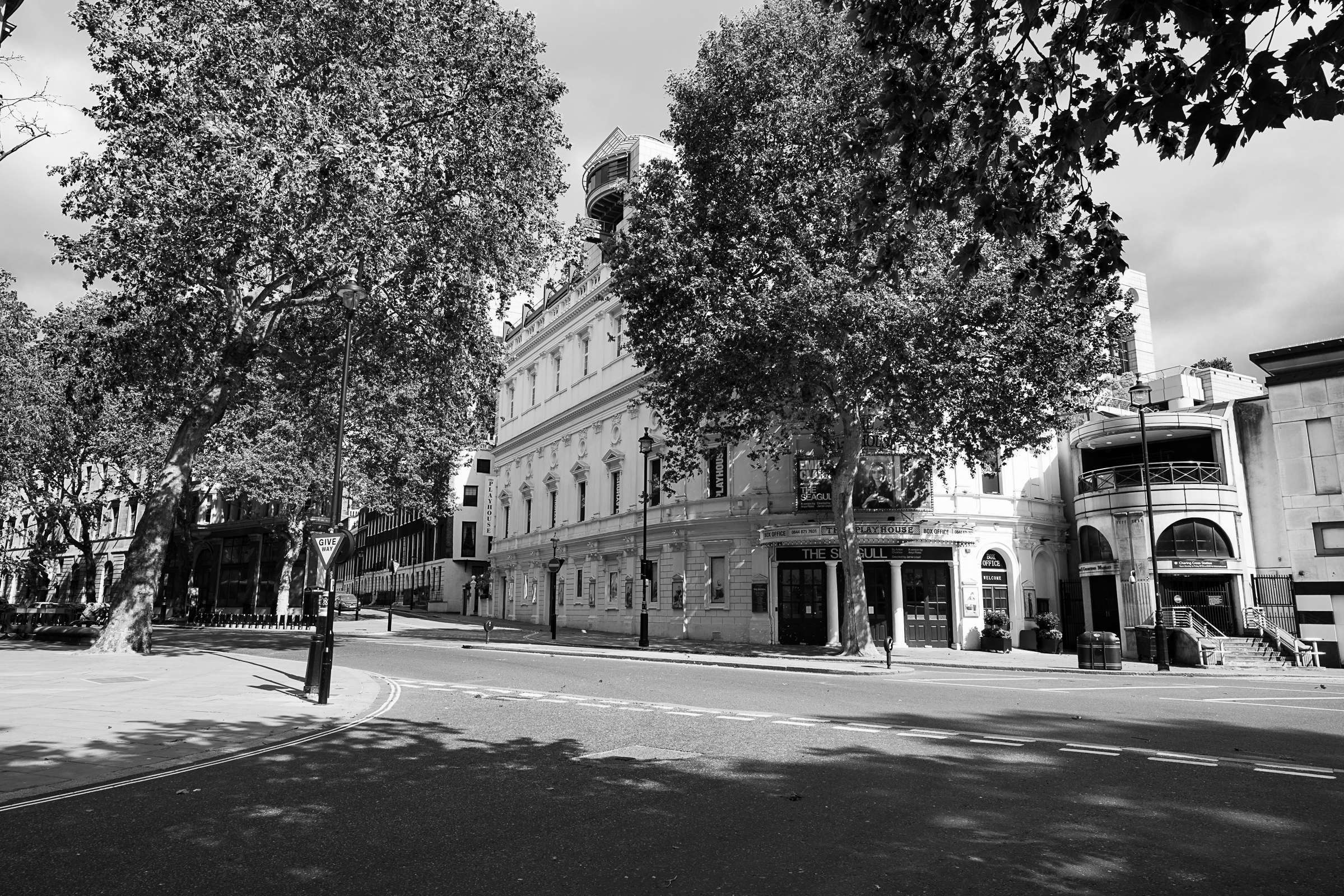 The Playhouse Theatre, from Northumberland Avenue © David Karlin | Bachtrack Ltd