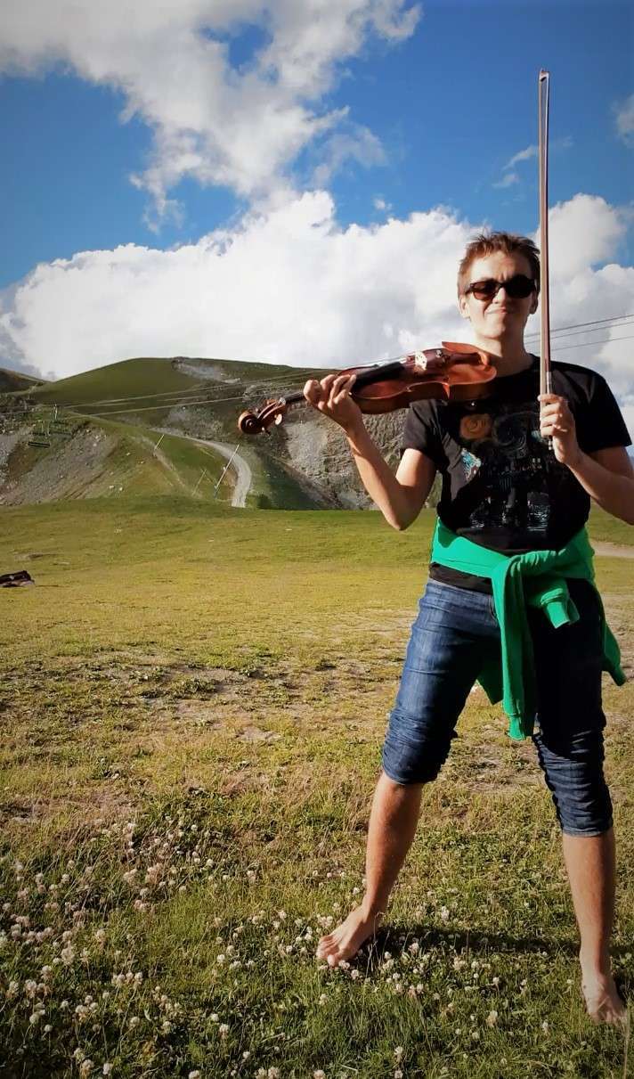 Comment résister au plaisir de jouer les thèmes de l'<i>Alpensinfonie</i>, perdu dans les montagnes ? &copy; Pierre Liscia / Bachtrack