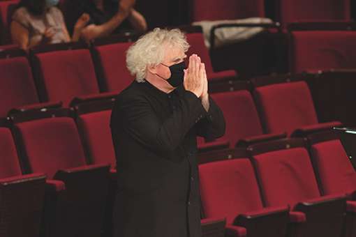 Sir Simon Rattle conducting the BRSO in July © Astrid Ackermann