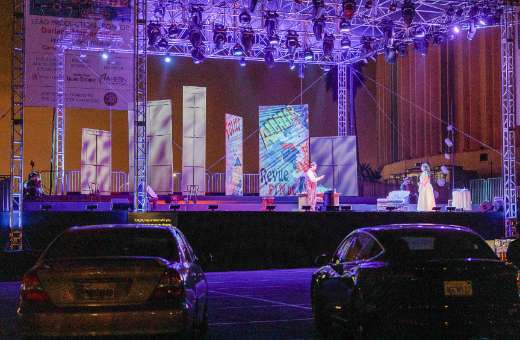 La bohème drive-in at San Diego Opera © Karli Cadel