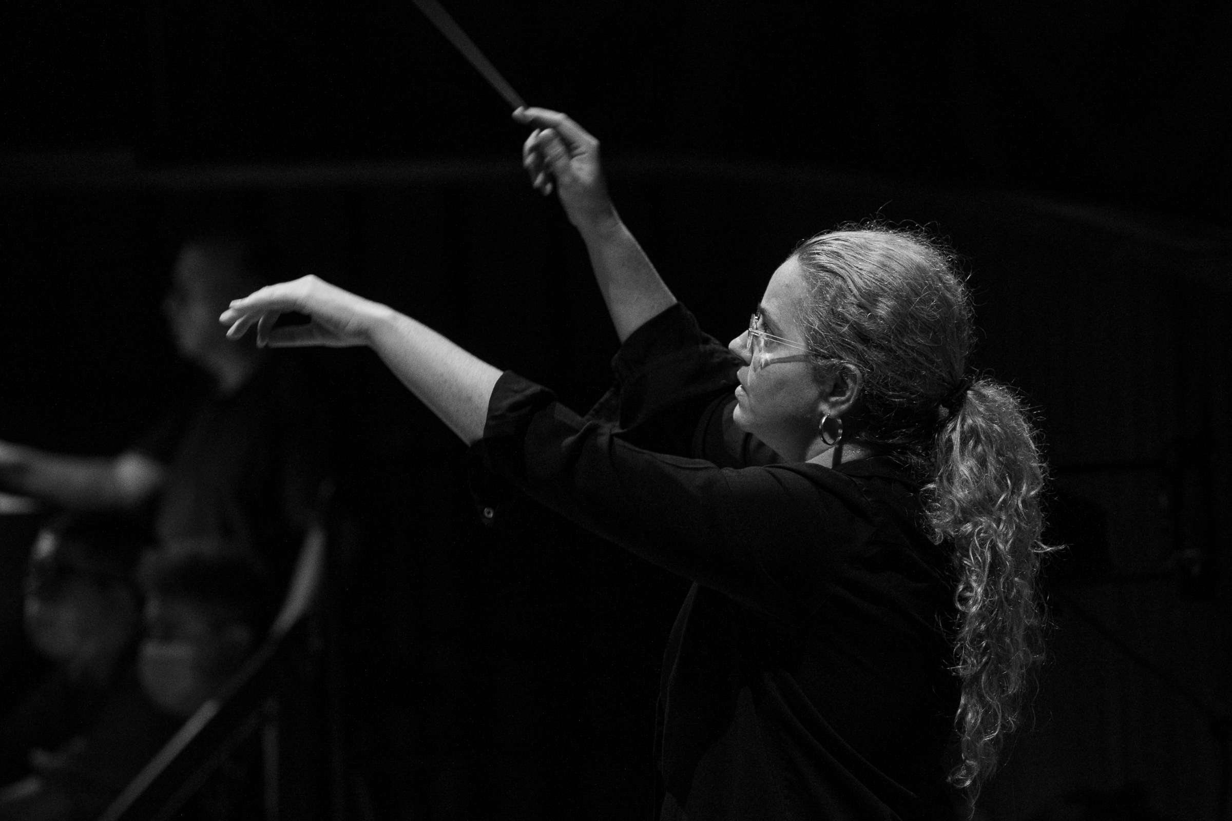 Speranza Scappucci in the pit of the Capitole de Toulouse © Mirco Magliocca