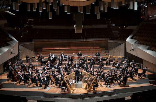 Daniel Barenboim conducts the Berlin Philharmonic © Monika Rittershaus