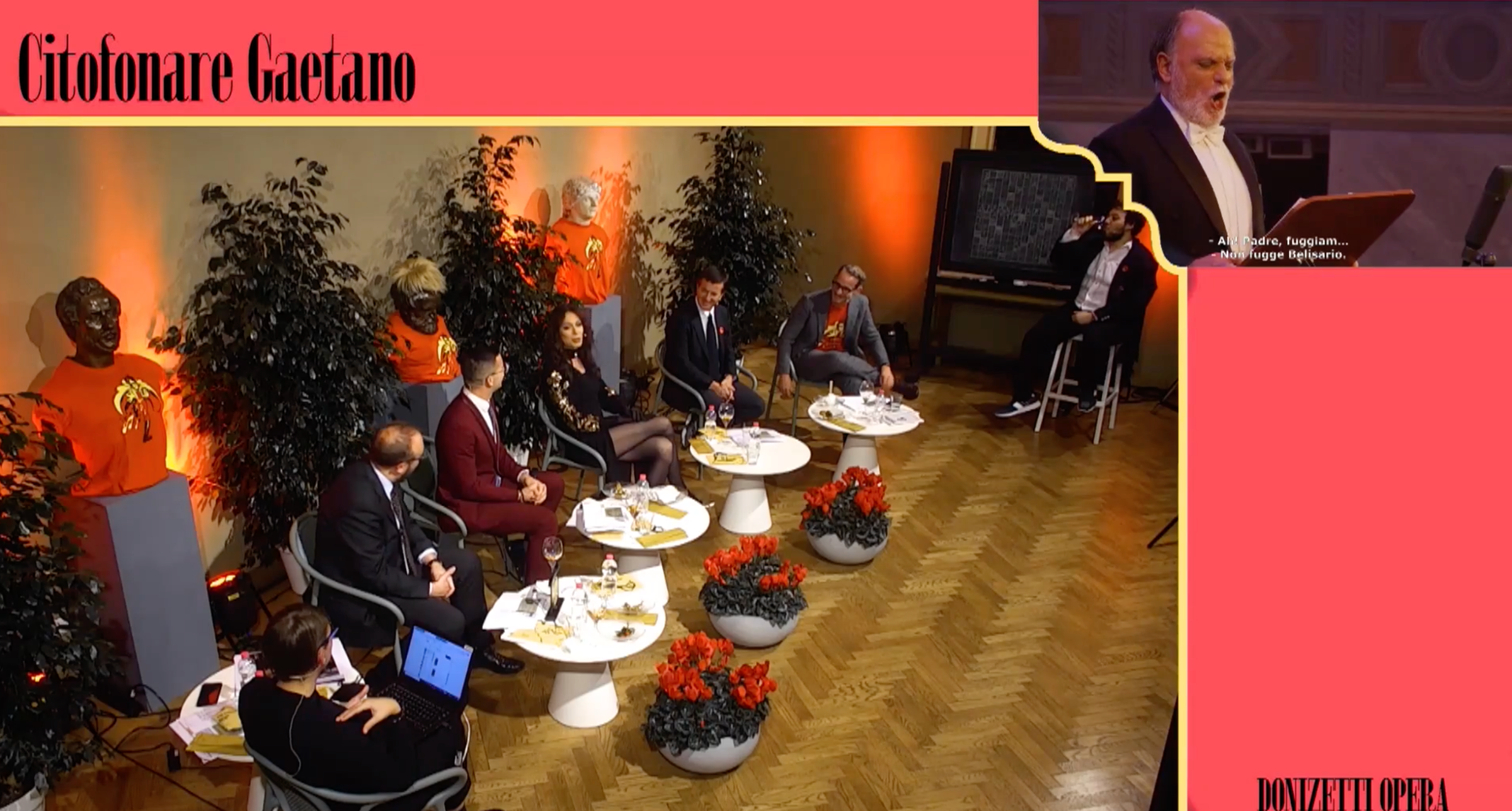 Foyer chat – and drinks – in Bergamo © Donizetti Opera