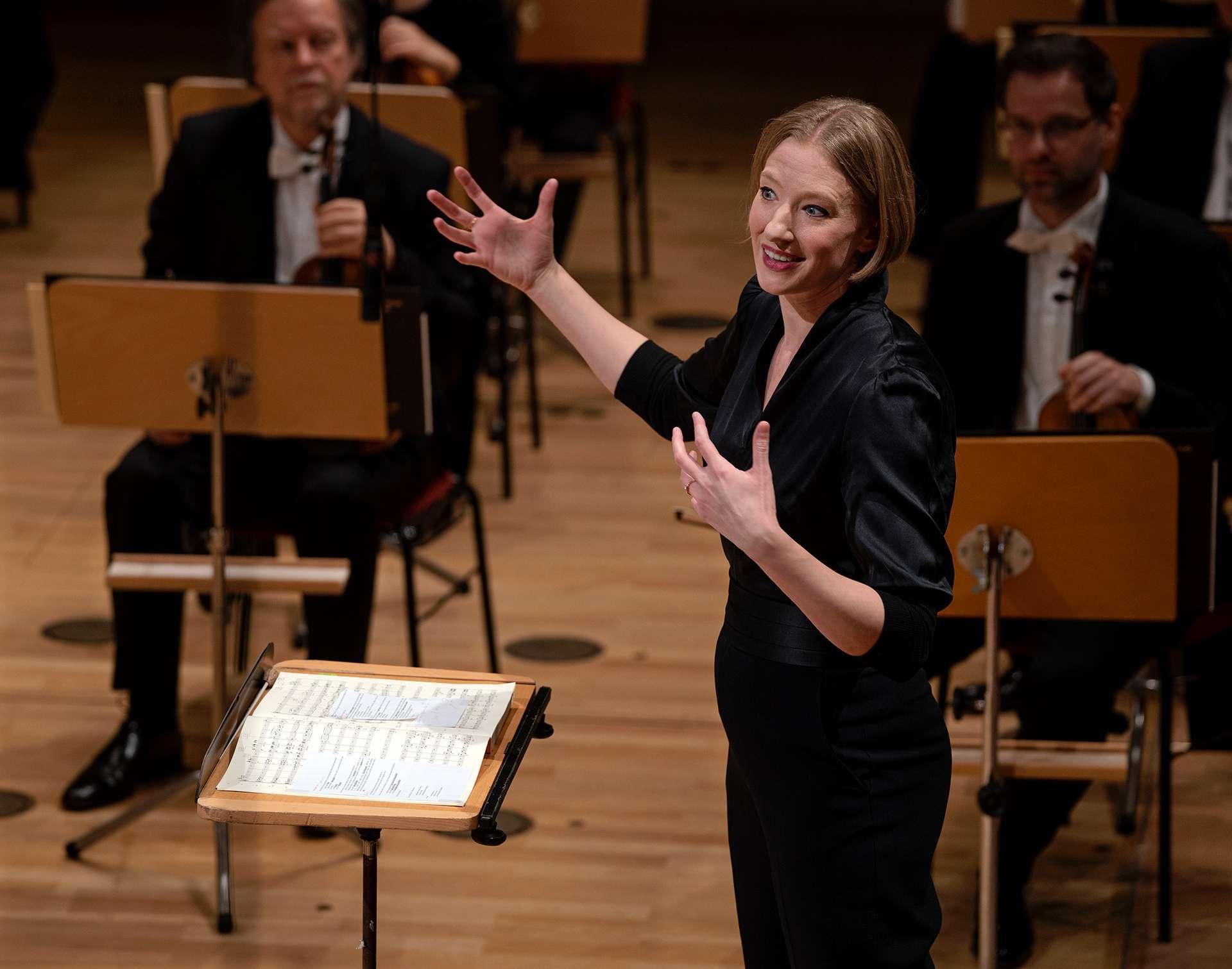 Joana Mallwitz introduces Schubert's C major at the Konzerthaus © Martin Walz