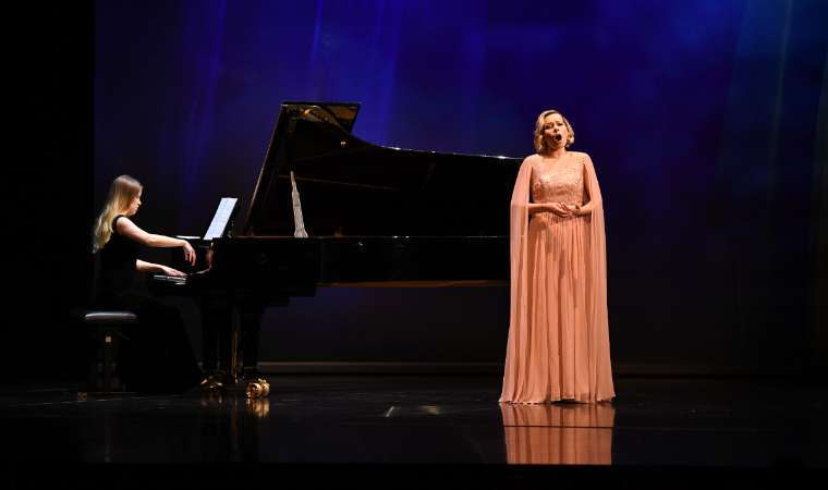 On stage as the recipient of the Bavarian Art Prize for the Performing Arts 2019 © Andreas Gebert