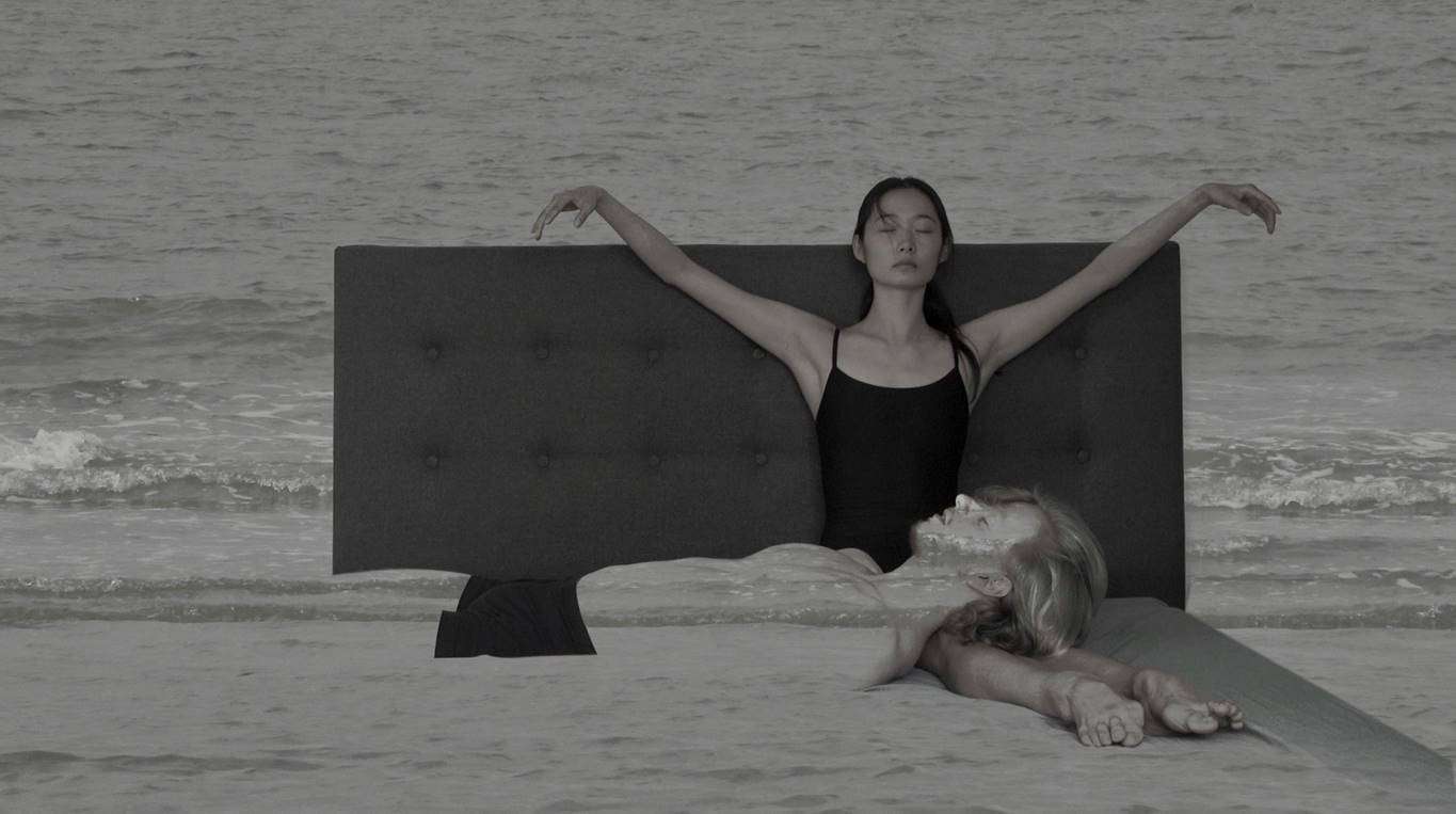 Jingjing Mao and Rémy Catalan (Dutch National Ballet) in <i>Avec le temps</i> © Annabelle Lopez Ochoa
