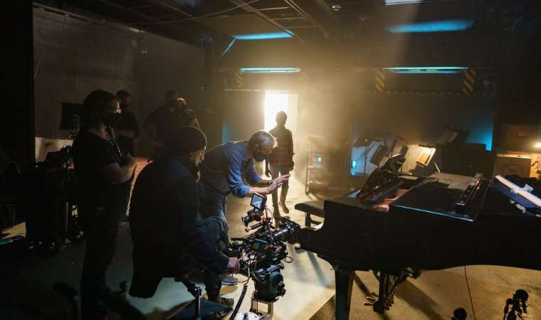 Director Attila Szász and his crew on set © János Posztós | Müpa