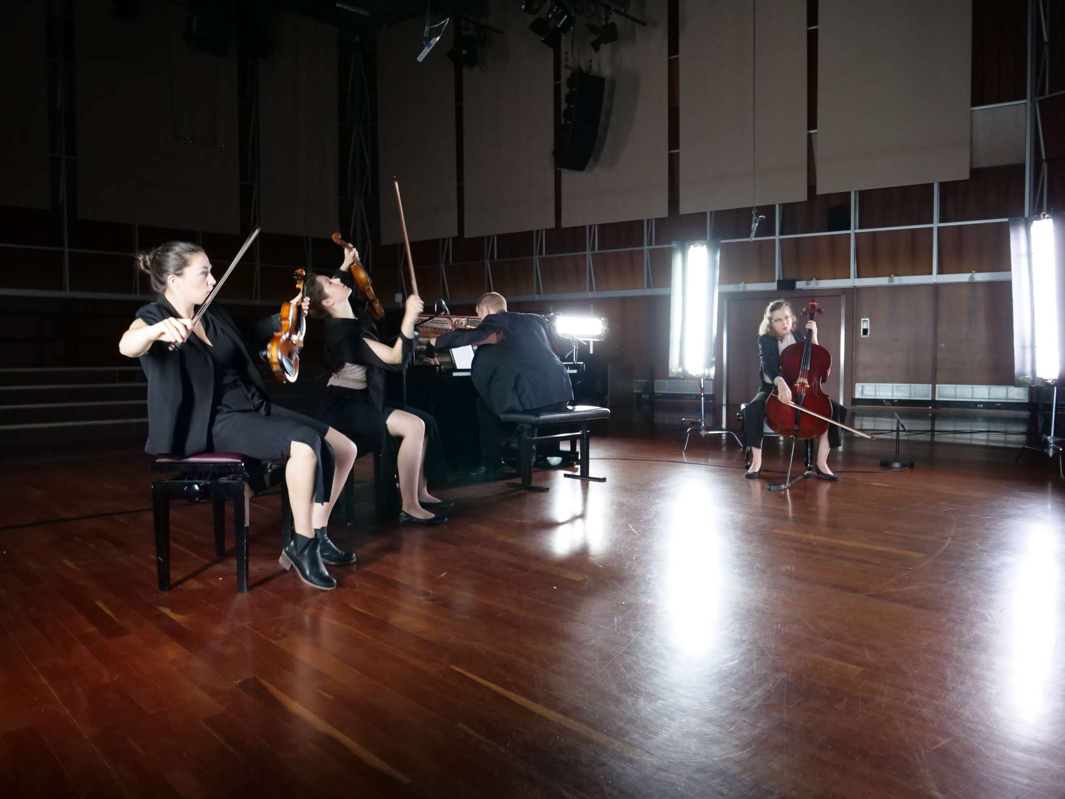 Ensemble uBu spielt <i>Calling Sirens</i> von Huihui Cheng im Deutschlandfunk, Köln &copy; Sina Miranda