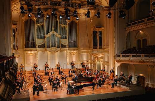 Martha Argerich brings magical Ravel to Hamburg | Bachtrack