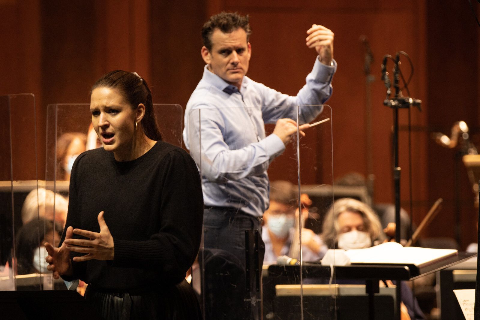Lise Davidsen (Sieglinde) et Philippe Jordan répètent <i>Die Walküre</i> en décembre 2020 &copy; Elisa Haberer / Opéra national de Paris