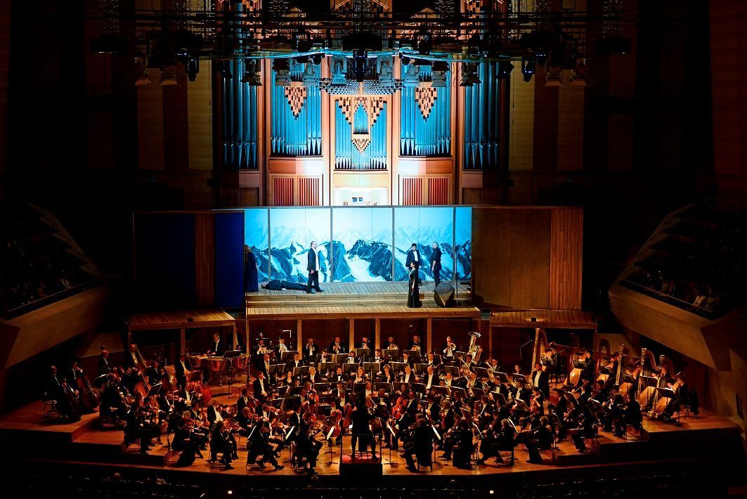 Die Hall Opera® - Inszenierung von <i>Das Rheingold</i> in der Suntory Hall &copy; Matthias Creutziger