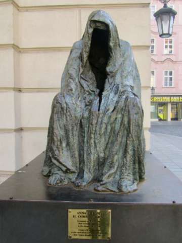 Anna Chrom&yacute; - Il Commendatore &copy; Bachtrack Ltd | David Karlin