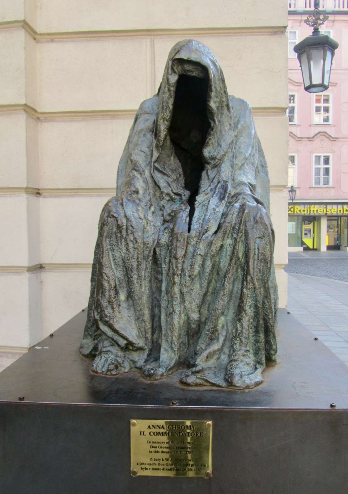 Anna Chromý - Il Commendatore &copy; Bachtrack Ltd | David Karlin