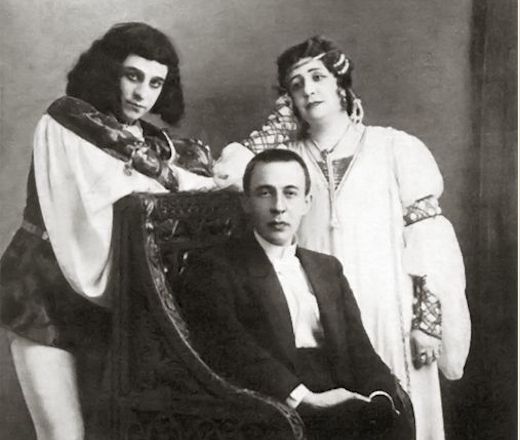 Sergei Rachmaninov with singers of the first production, G.A. Baklanov and N.V. Salina &copy; Public domain