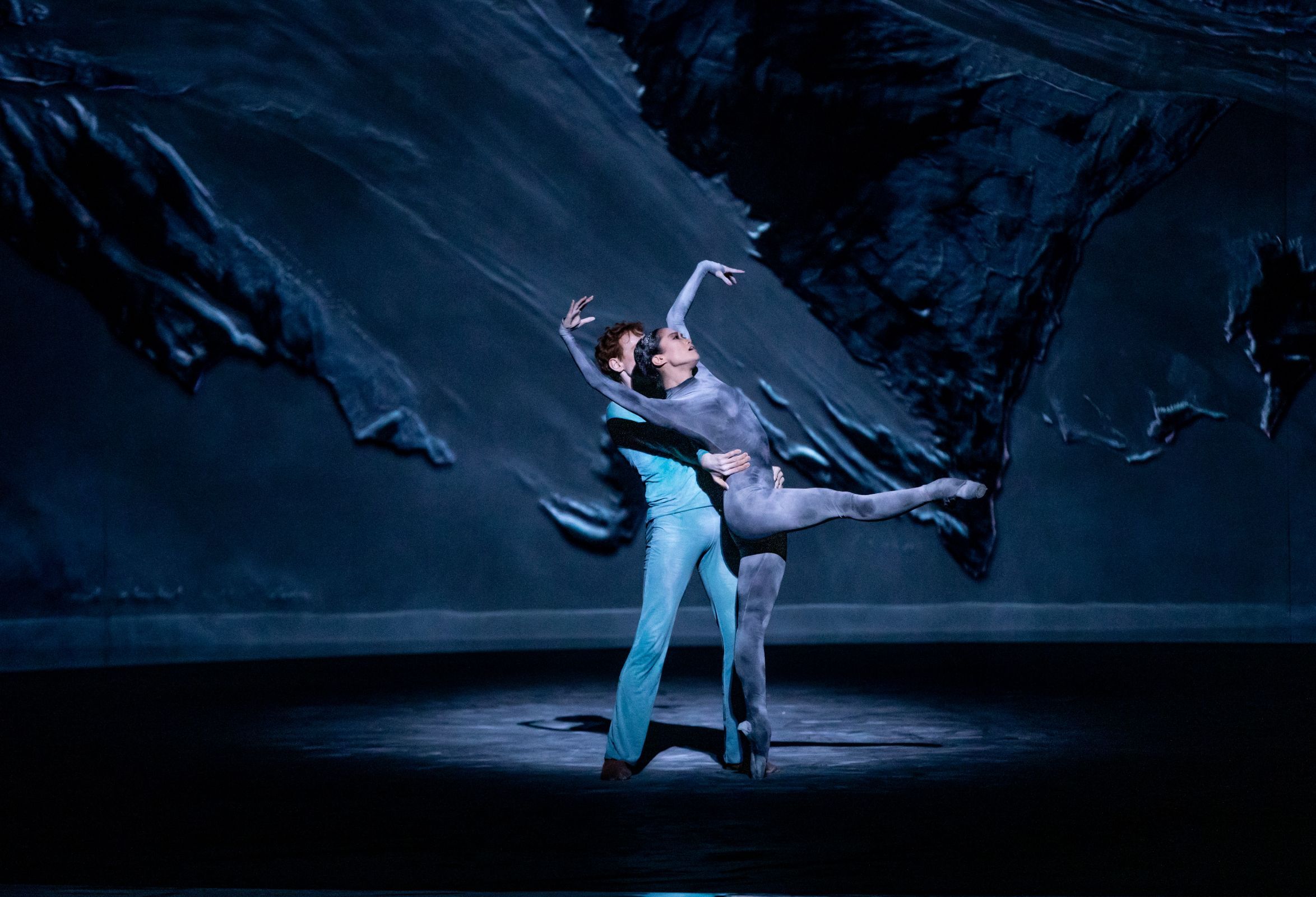 Fumi Kaneko and Edward Watson in <i>Inferno</i> &copy; Cheryl Mann
