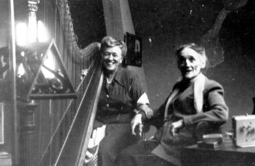 Mildred Dilling (1894-1982) et Henriette Reni&eacute; (1875-1956), vers 1935 &copy; Domaine public