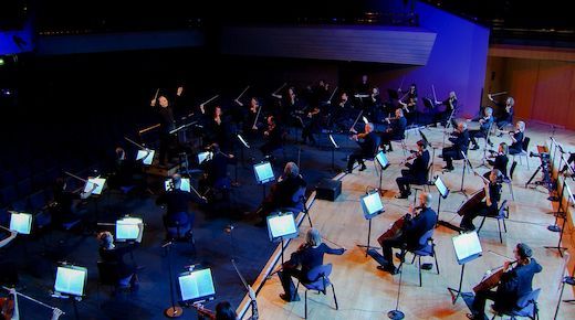 Sir Mark Elder conducting The Hallé © The Hallé