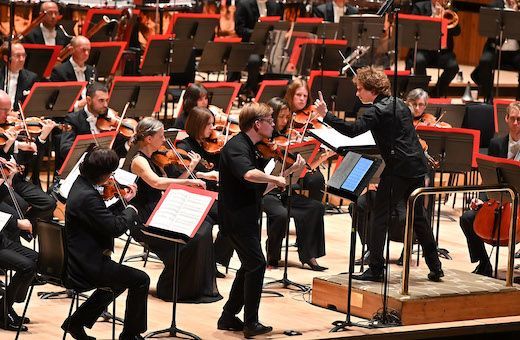 Pekka Kuusisto and Santtu-Matias Rouvali in Bryce Dessner's Violin Concerto &copy; Mark Allan