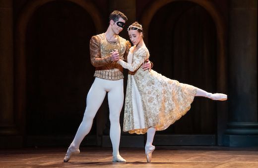 Mathias Dingman (Romeo) and Beatrice Parma (Juliet) © Bill Cooper