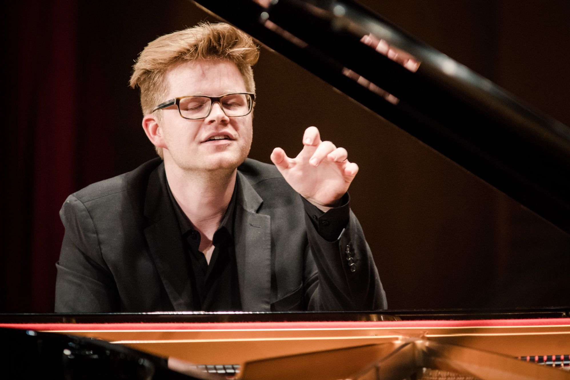 Carter Johnson performing at the Stanisław Moniuszko International Competition of Polish Music &copy; Wojciech Grzędziński