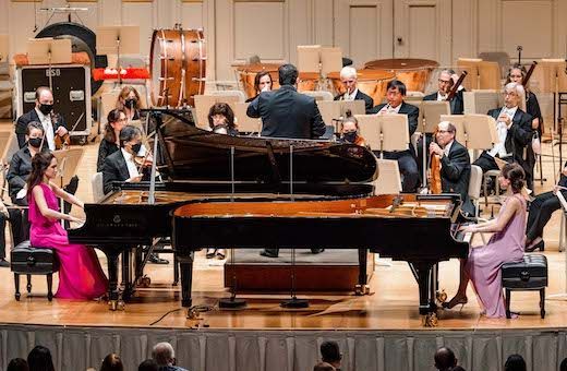 Christina and Michelle Naughton, Andris Nelsons and the Boston Symphony © Aram Boghosian