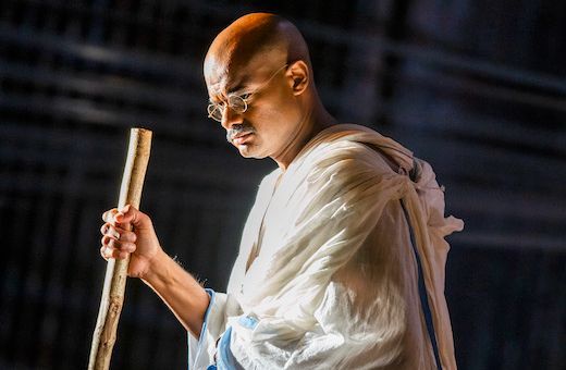 Sean Panikkar (Gandhi) © Tristram Kenton
