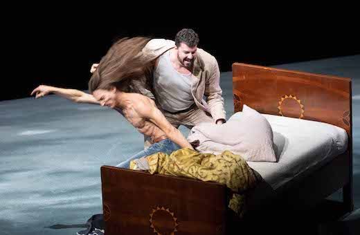 Gieorgij Puchalski (John, Grimes' Gehilfe) und Eric Cutler (Peter Grimes) © Monika Rittershaus