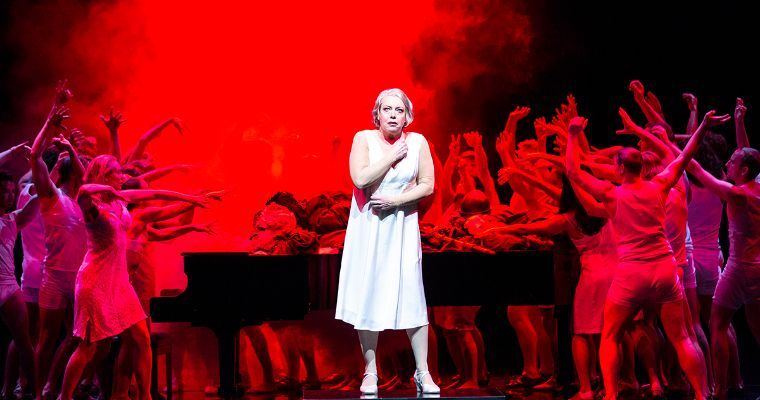 Nina Stemme as Br&uuml;nnhilde in <i>G&ouml;tterd&auml;mmerung</i> &copy; Bernd Uhlig