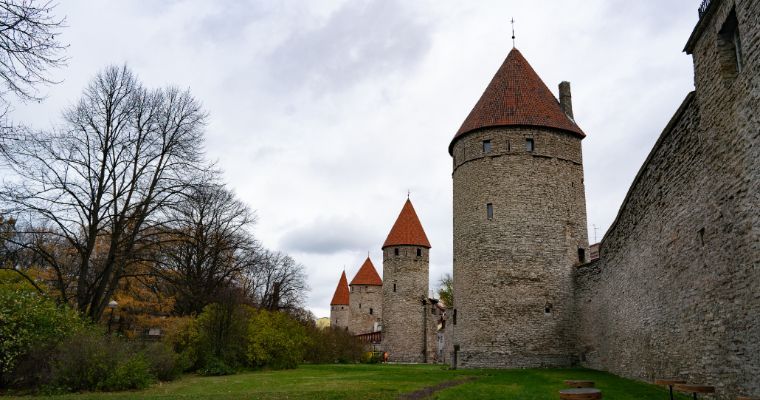 Tallinn city walls © Bachtrack Ltd | David Karlin