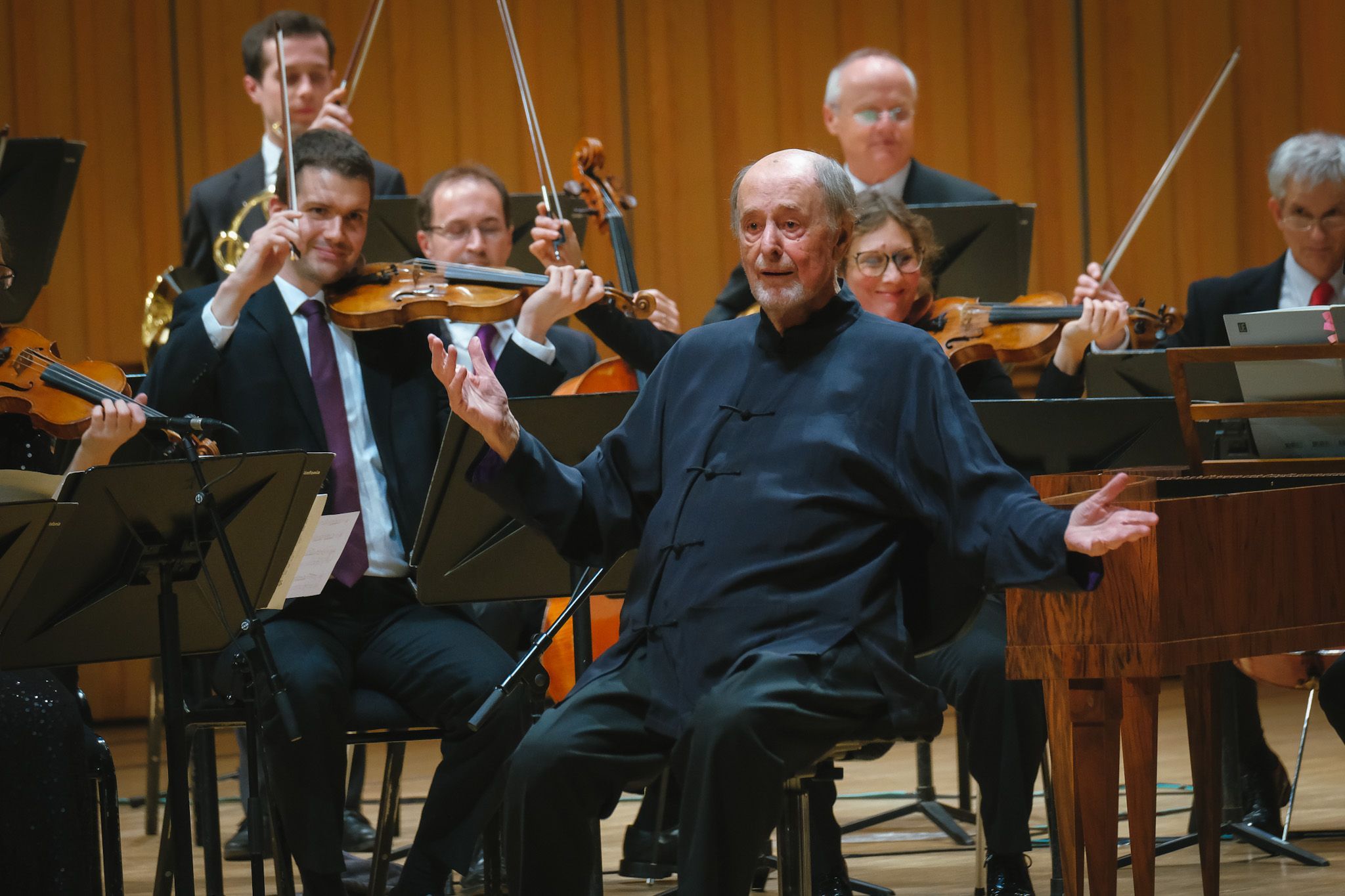 Sir Roger Norrington conducts the Royal Northern Sinfonia © Thomas Jackson at Tynesight Photography